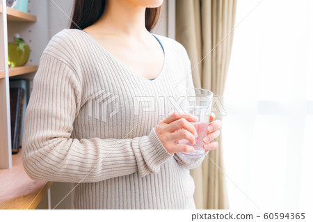 婦女補充水合作用 婦女補充水合作用 60594365