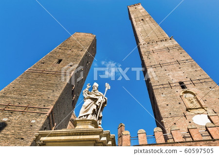 Asinelli and Garisenda towers in Bologna, Italy. Asinelli and Garisenda towers in Bologna, Italy. 60597505