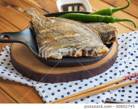 亞洲食物比目魚烤和青椒 60602745