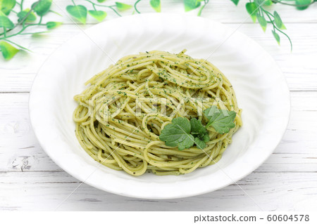 Spaghetti basil Spaghetti basil 60604578