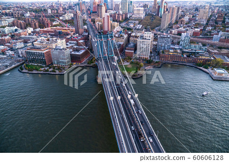 紐約曼哈頓大橋布魯克林的鳥瞰圖 60606128