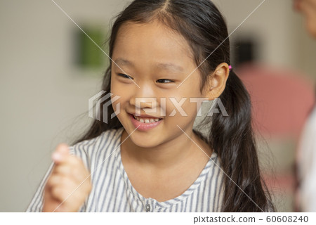 Girls Portrait 60608240