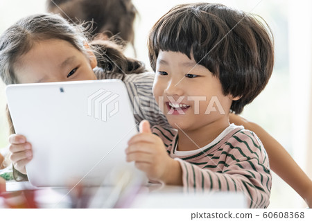 Child IT education Child IT education 60608368