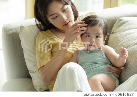 家庭媽媽蹣跚學步 60615657