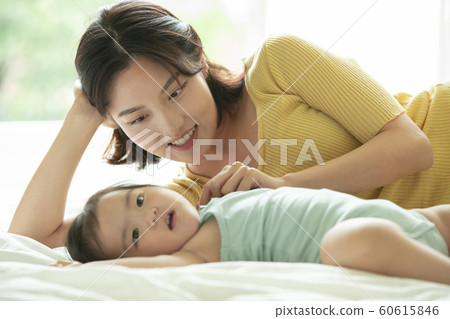 Family Mom Toddler 60615846