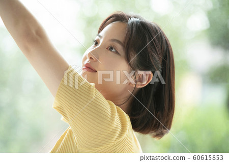 Woman 60615853