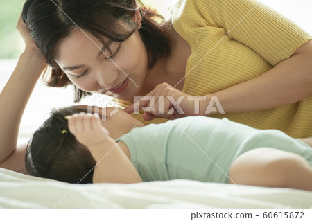 Family Mom Toddler Family Mom Toddler 60615872