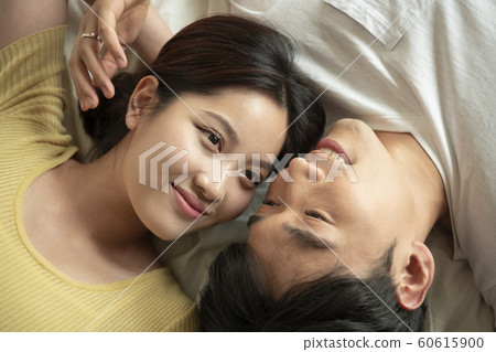 couple 60615900