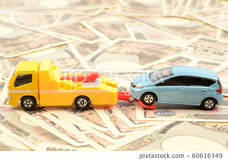 Wrecker and money 60616349