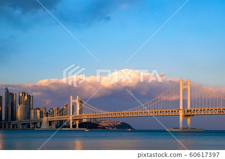Diamond Bridge(Gwangan Bridge) in Busan,Korea 60617397