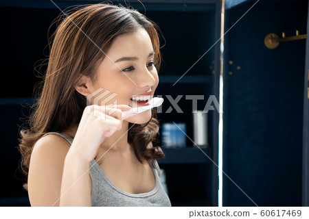 女人的生活方式牙膏 女人的生活方式牙膏 60617469