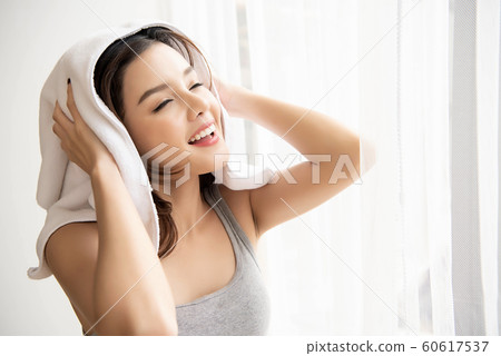 Female lifestyle after bath 60617537