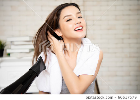 Women lifestyle hair care 60617579