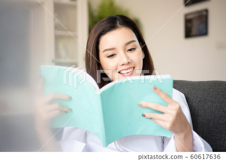 Female Lifestyle Reading Female Lifestyle Reading 60617636