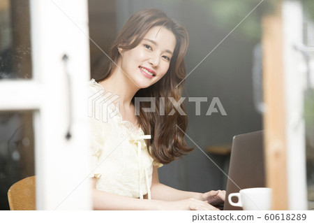 女性生活方式 60618289