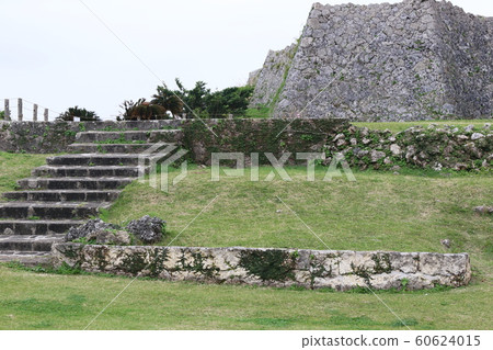 Nakagusu城堡廢墟 60624015