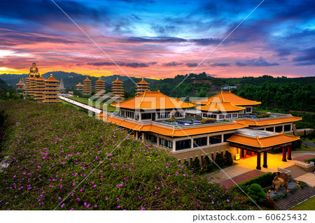 Sunset at Fo Guang Shan Buddha Temple in Kaohsiung, Taiwan. 60625432