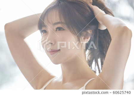 Young woman, morning, weather, room, house, beauty 60625740