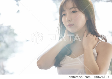 Young woman, morning, weather, room, house, beauty 60626104