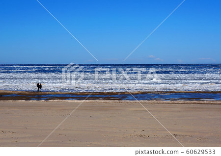 Ice hummocks on Baltic Sea in Jurmala, Riga Ice hummocks on Baltic Sea in Jurmala, Riga 60629533