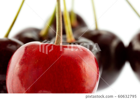juicy sweet cherries 60632795
