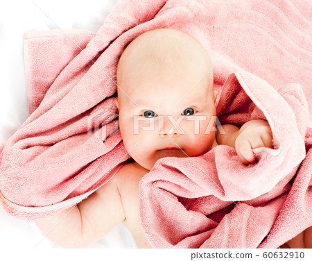 baby girl im towel 60632910