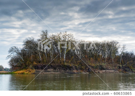 Landscape view of bank of calm river Don in Russia in autumn Landscape view of bank of calm river Don in Russia in autumn 60633865