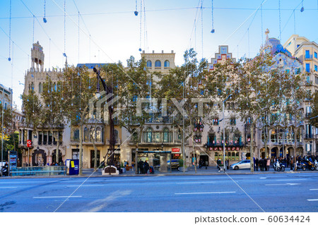 Casa Batllo, Casa Amatller, Casa Lleo y Morera Barcelona Casa Batllo, Casa Amatller, Casa Lleo y Morera Barcelona 60634424