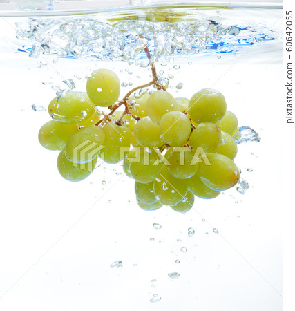 Grapes in the water 60642055