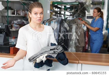 Displeased client of dry cleaning Displeased client of dry cleaning 60645155
