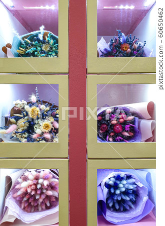 Electronic machine for selling fresh flowers Electronic machine for selling fresh flowers 60650462