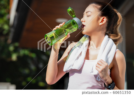 Woman exercise hydration 60651350