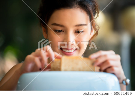 Female meal bread Female meal bread 60651499
