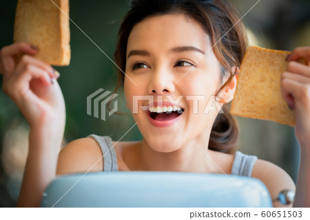 Female meal bread Female meal bread 60651503