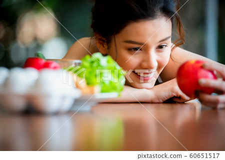 女性生活美食 60651517