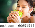 女性生活方式飲食 60651545