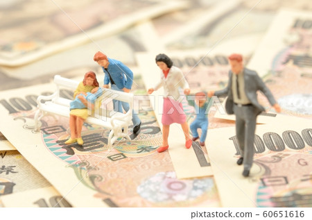 Parent and child and money 60651616