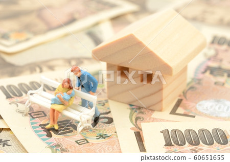 Parent and child, housing and money 60651655