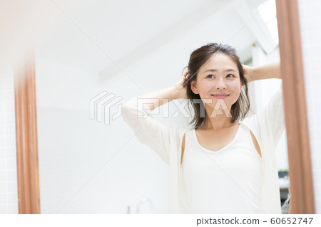 female, lady, woman 60652747