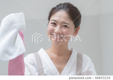 wiping clean, Housewife, housewife 60653210