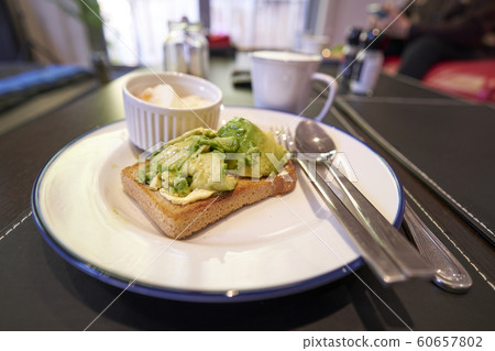 green Avocado sandwich 60657802