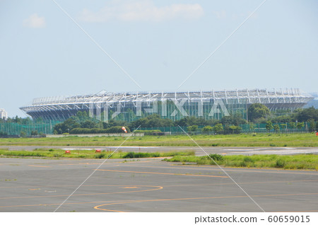 從調布機場看東京體育場(味之素體育場)(從東京調布市) 從調布機場看東京體育場(味之素體育場)(從東京調布市) 60659015
