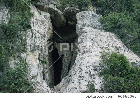 CAMBODIA BATTAMBANG BATH CAVE 60660063