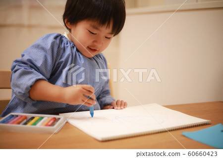 Kindergarten children drawing Kindergarten children drawing 60660423