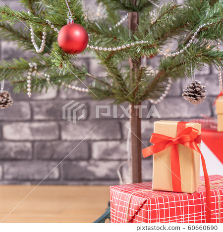 Christmas tree gift Christmas tree gift Christmas tree gift 60660690