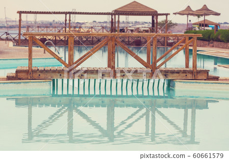 Swimming pool Swimming pool 60661579