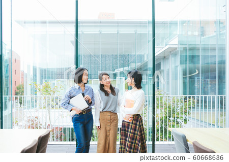 女大學生團體射擊合作“近畿大學” 60668686
