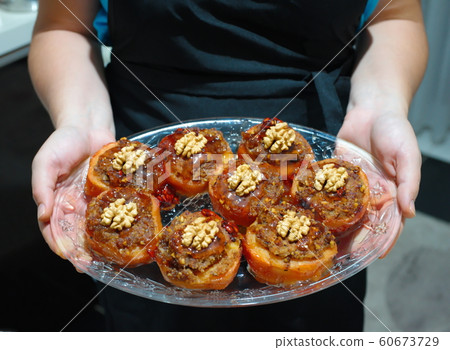 quince dessert 60673729