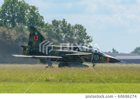 瑞典空軍為Sk37升空降落服役 瑞典空軍為Sk37升空降落服役 60686274
