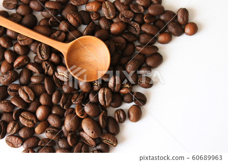 Coffee bean and spoon 60689963